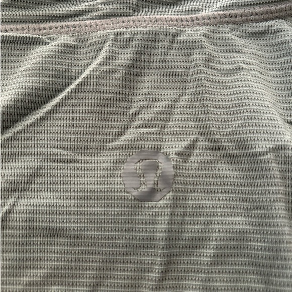 Lululemon - Picture 3 of 3